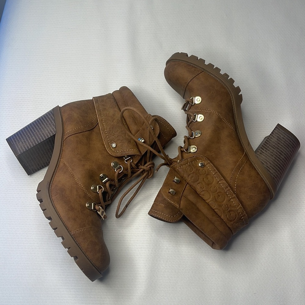 GBG By Guess Lace Up Boots Sz 11